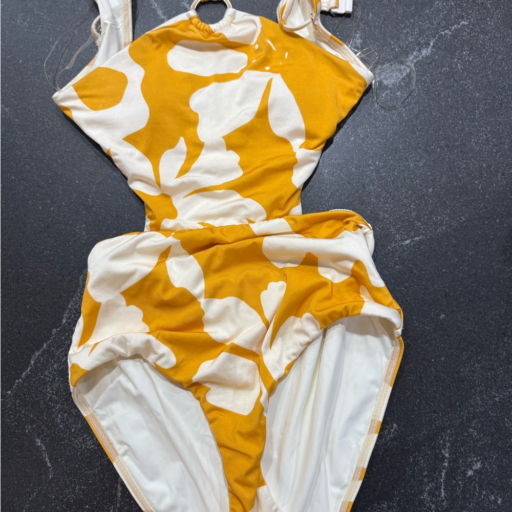 NWOT Women’s Yellow and White One Piece Swimsuit